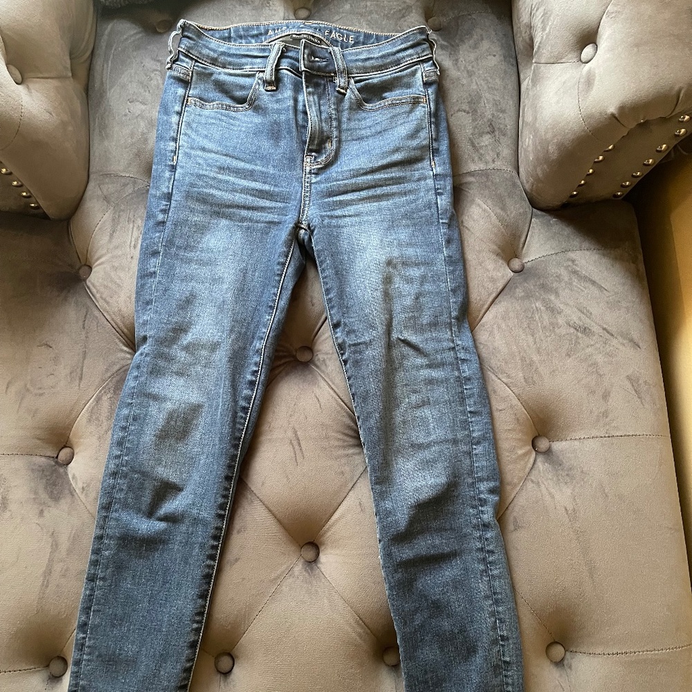 American eagle medium wash skinny jean